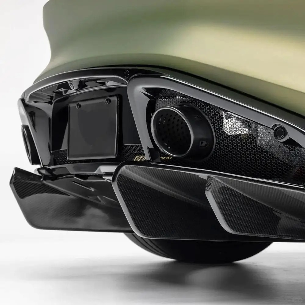 High Quality Fast Delivery Whole Sale Price Dry Carbon Fiber V Style Diffuser Wing Body Kits for Emira
